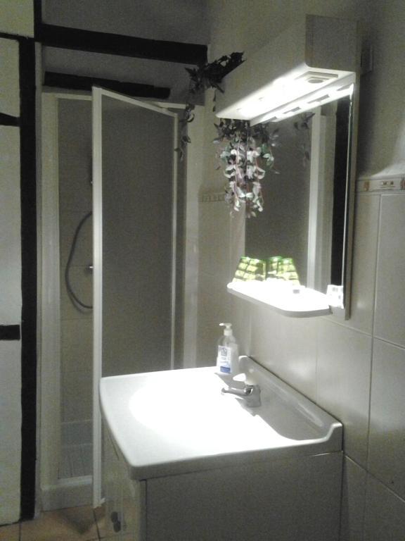 B&B Les Ecoliers Cherain Phòng bức ảnh
